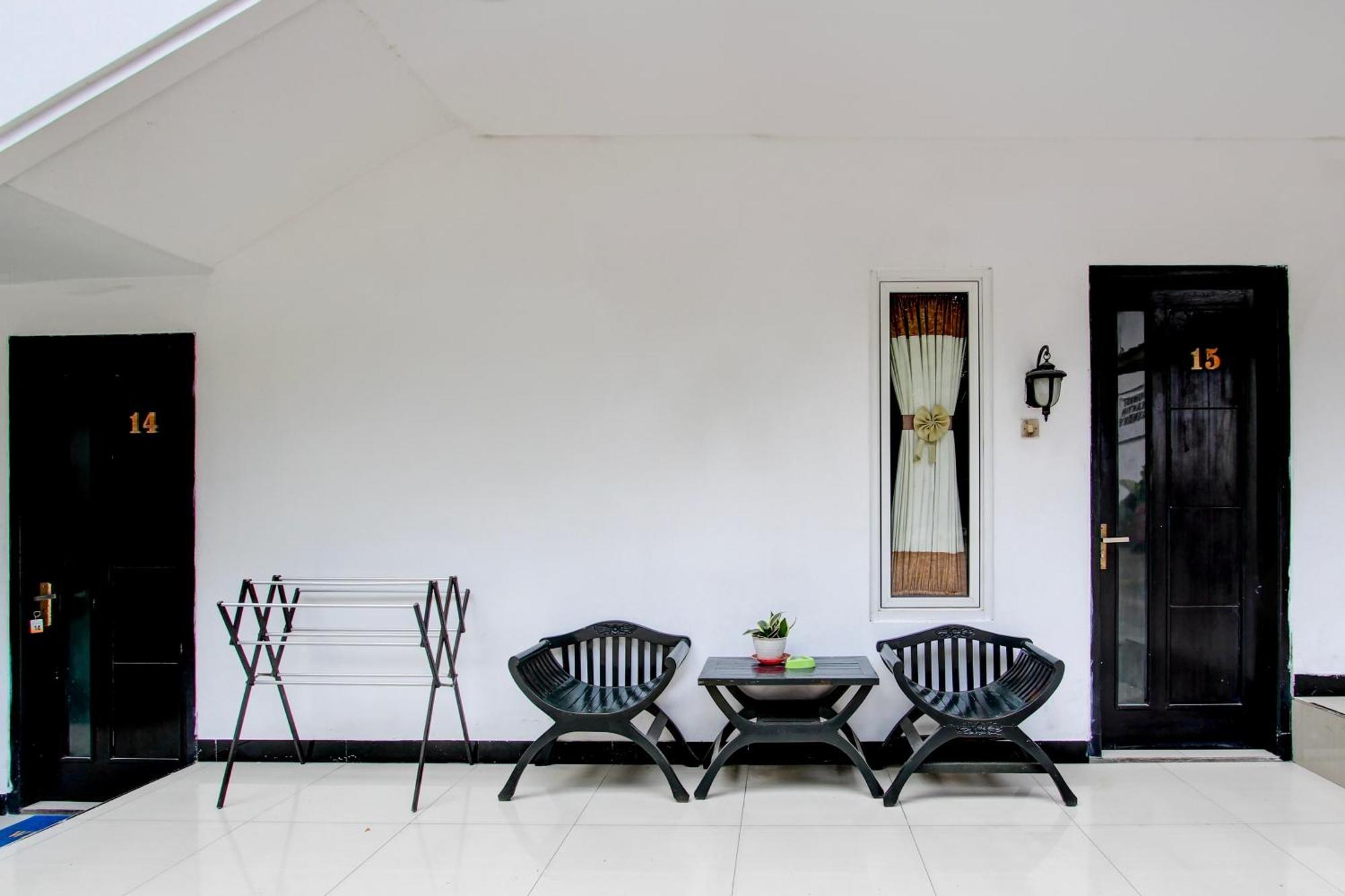 Oyo 409 Pondok Helomi Kalasan Luaran gambar